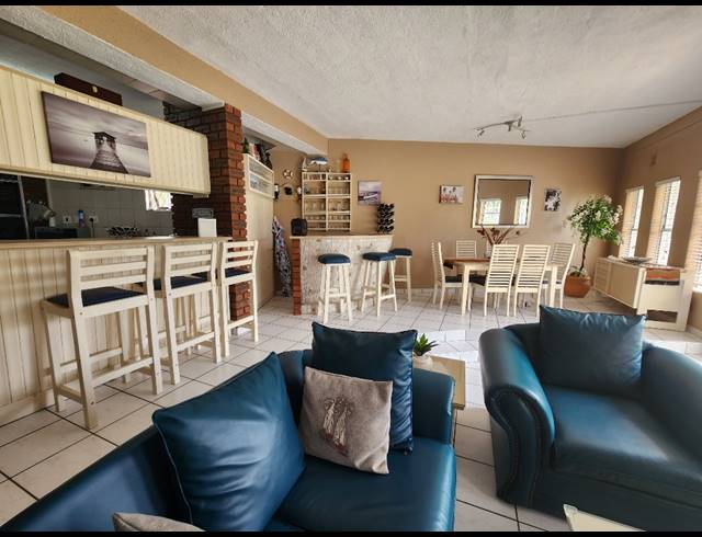 3 BEDROOM TOWNHOUSE FOR SALE IN MANABA BEACH